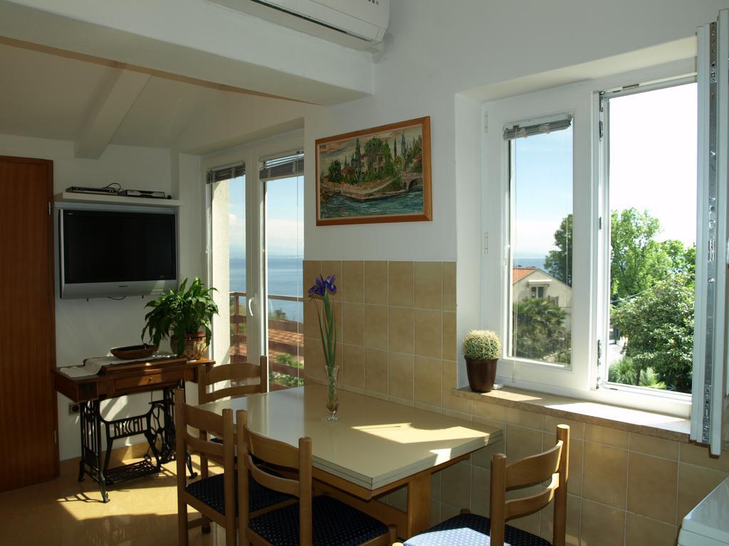 Apartment Meri Ičići Szoba fotó