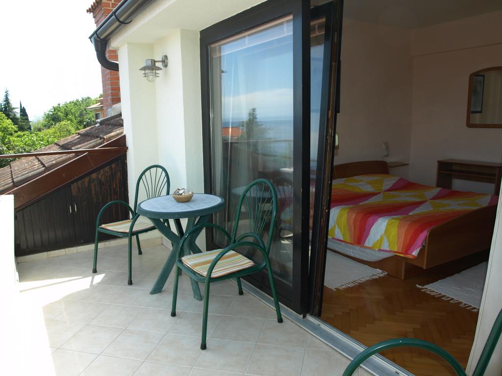 Apartment Meri Ičići Szoba fotó